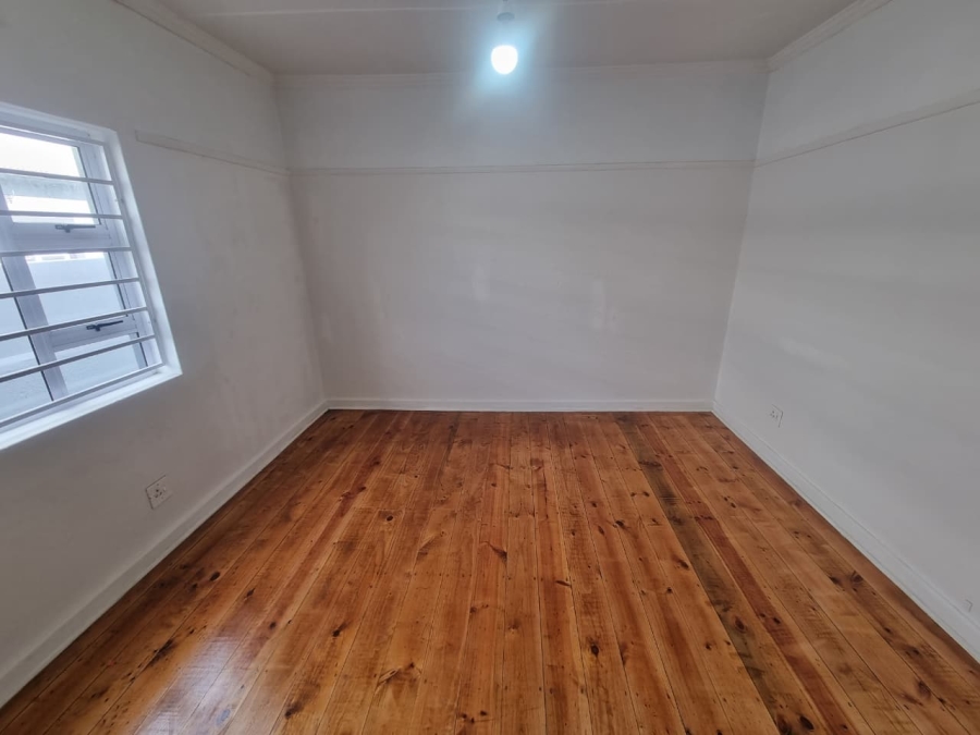 To Let 2 Bedroom Property for Rent in Lansdowne Western Cape